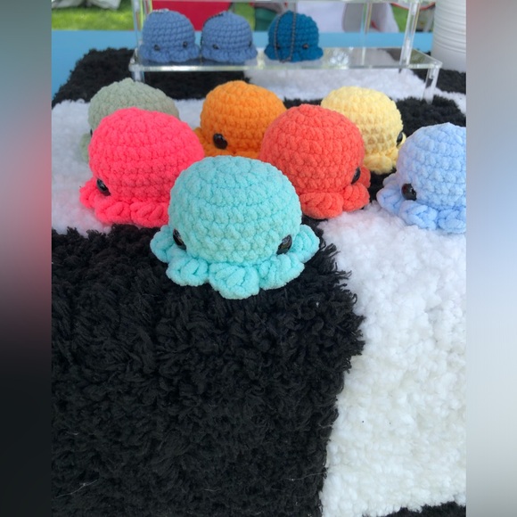 (Random bundle of 4) Chunky Octo’s - Picture 2 of 7